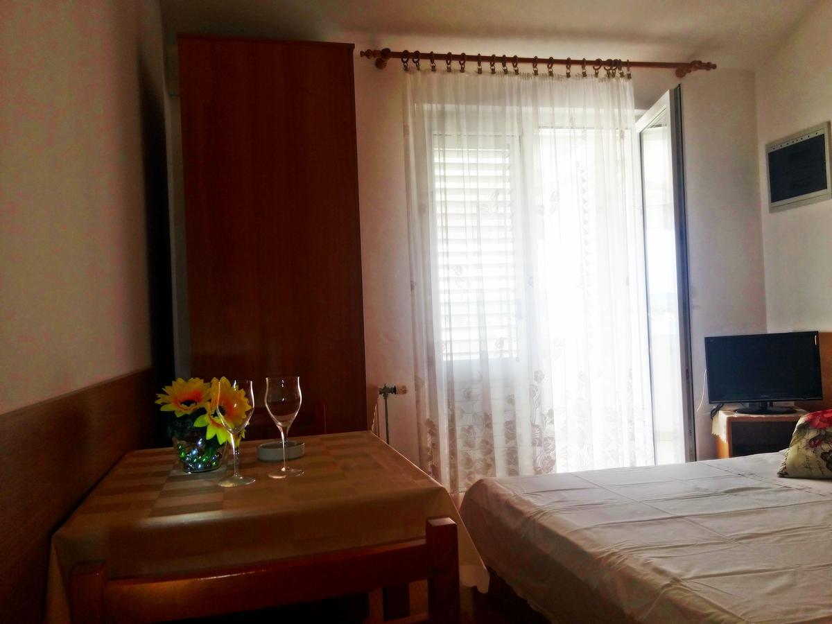 Apartments Eugen Pedisic Туран Екстериор снимка